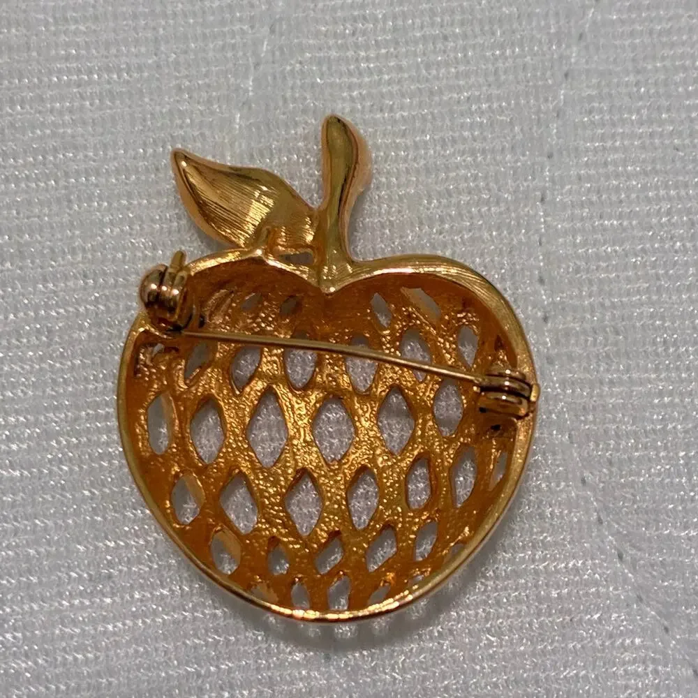 Vintage Gold Tone Openwork Apple Brooch Pin Fruit Teacher Costume Jewelry